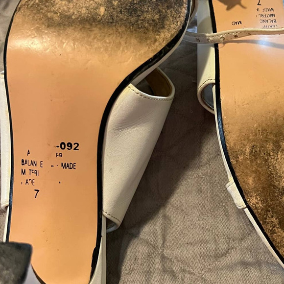 5/ $25 Colin Stuart white square toe sandals 7 - Picture 3 of 9